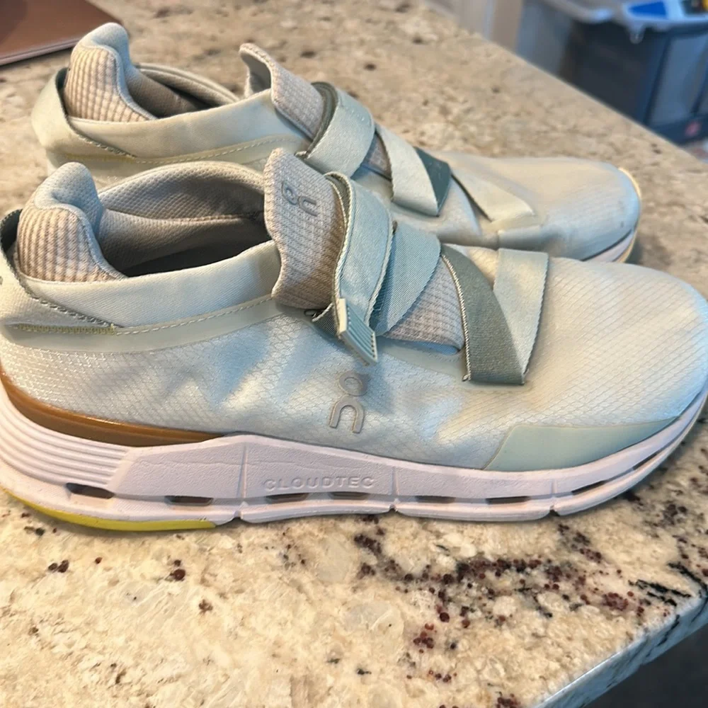 Women’s Onclouds - Picture 2 of 6